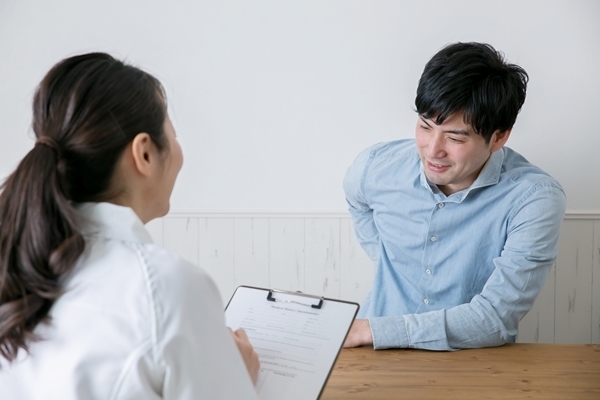 薄毛のお悩みを丁寧にヒアリングするカウンセリングのイメージ